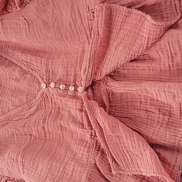 American Eagle Ruffles Top - Picture 2 of 8